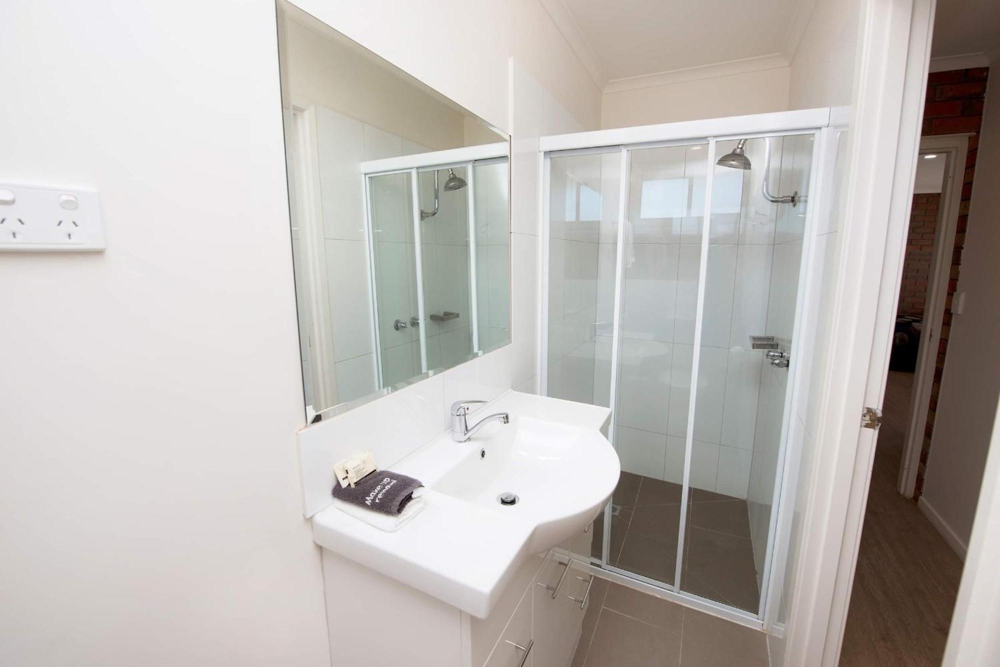 Jacaranda Holiday Units Swan Hill Exterior photo