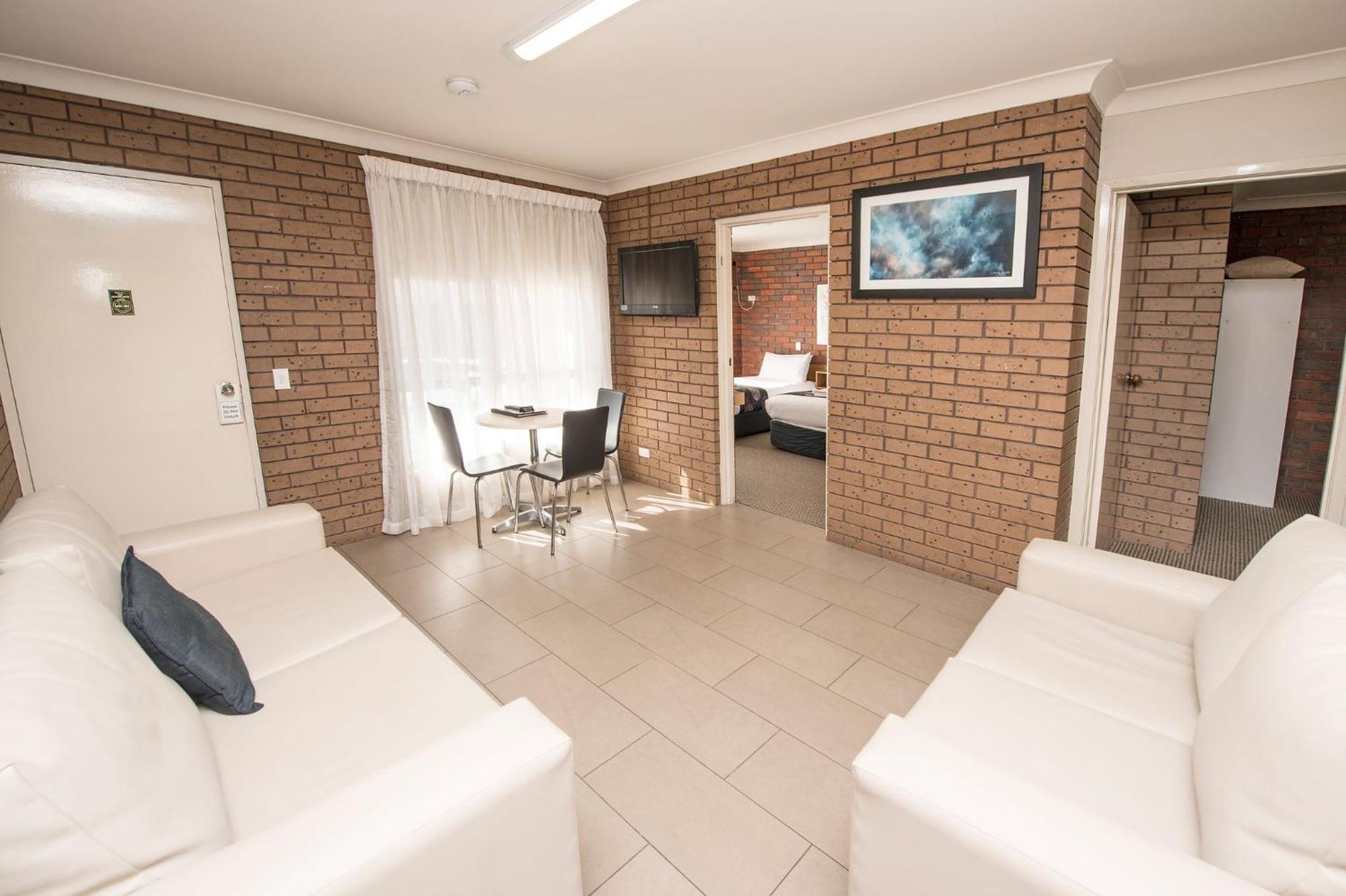 Jacaranda Holiday Units Swan Hill Exterior photo