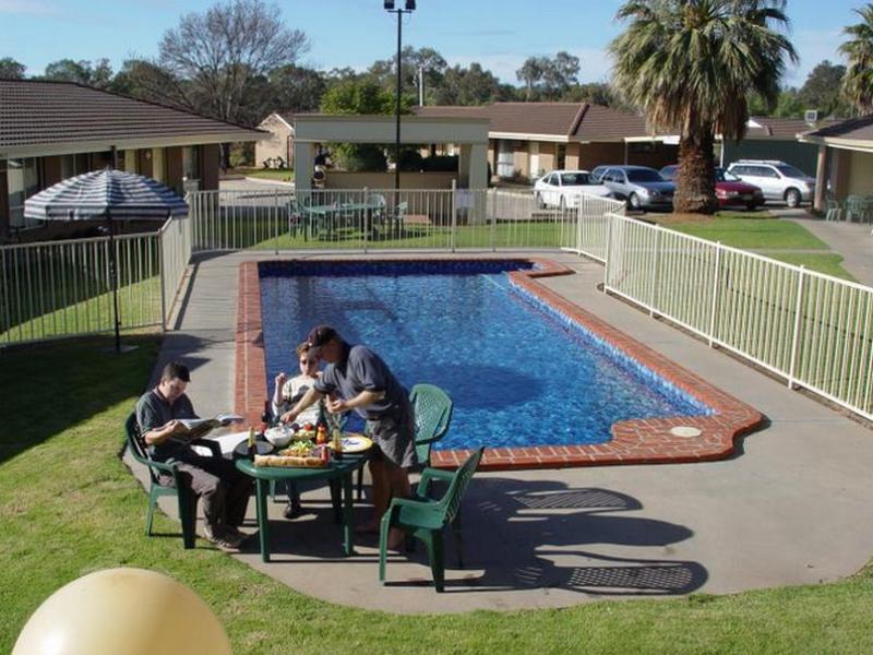 Jacaranda Holiday Units Swan Hill Exterior photo